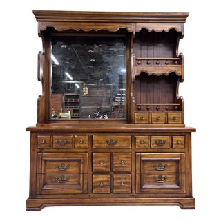 Vintage Circa 1970s Huntley Furniture Thomasville Dresser W/ Mirrored Display Hutch For Sale