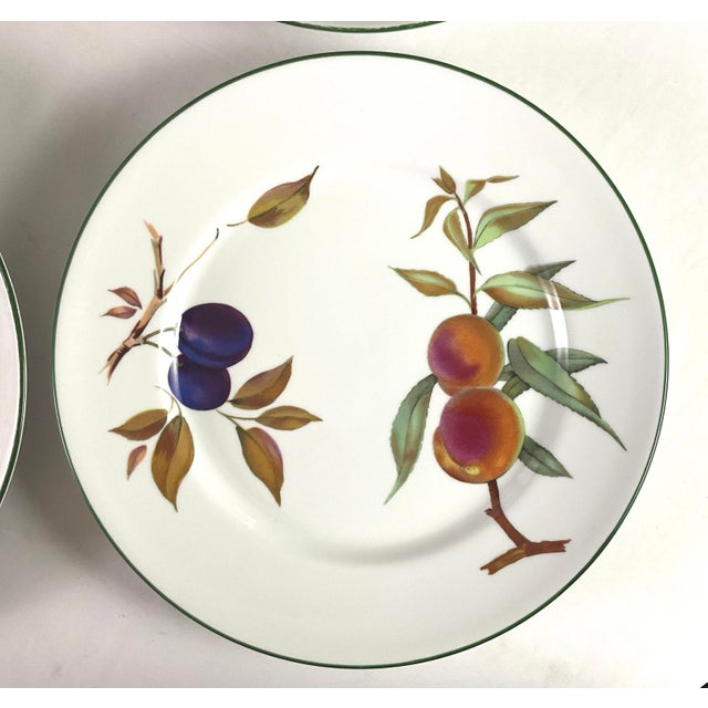 White 1980s Royal Worcester Evesham Vale-Green Rim – Dinner Plates, Set of Four For Sale - Image 8 of 8