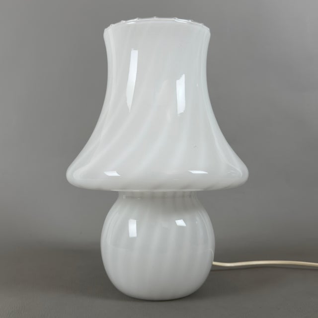 Modern Vintage Space Age Mushroom Swirl Table Lamp in Murano Opal Glass, 1970s For Sale - Image 3 of 11