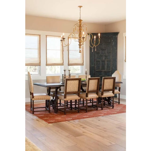 This hand-joined chair is a XVIII century reproduction, with hand-turned legs and traditional joinery. It is presented...