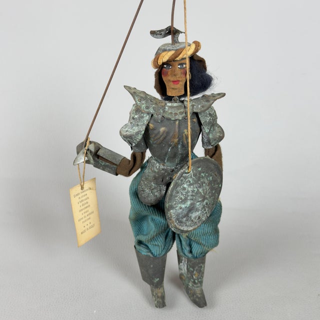 Sicilian Puppet Marionettes in Brass and Wood by Francesco Montoro, 20th Century, Set of 2 For Sale - Image 5 of 12