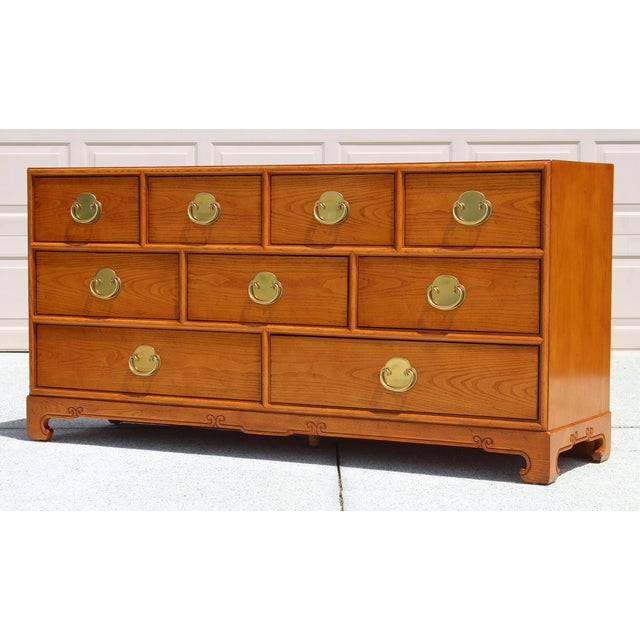 Mid-Century Modern 1970s Century Furniture Chin Hua 9-Drawer Dresser by Raymond Sobota – Asian-Inspired Mid-Century Modern Oak Credenza For Sale - Image 3 of 18