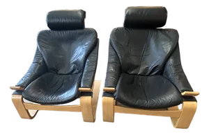Swedish Designer Midcentury Modern Lounge Chairs by Fribytter - A Pair