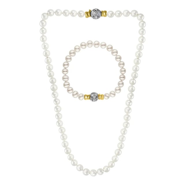 286 Akoya Pearls Strand Necklace and Bracelet Set 18 Karat Gold/ Diamond Clasp For Sale