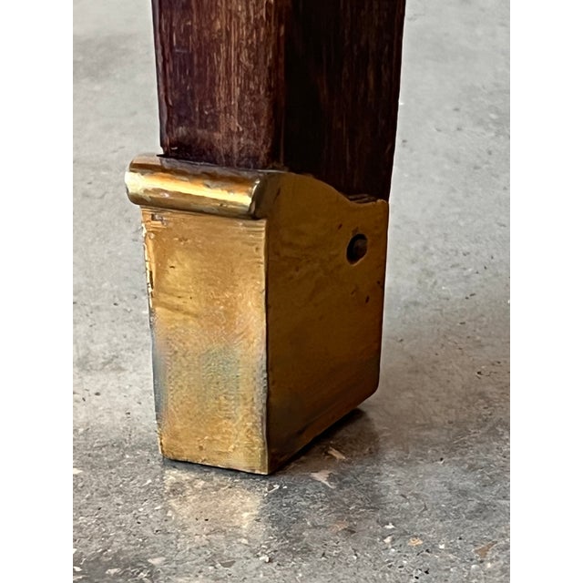 Early 20th Century Italian Neoclassical Pair of Bedside Tables in Mahogany For Sale - Image 11 of 12