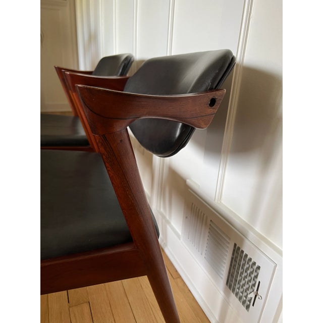 1960s Kai Kristiansen Model 42 Black Leather & Rosewood Chairs, Pair For Sale In New York - Image 6 of 12