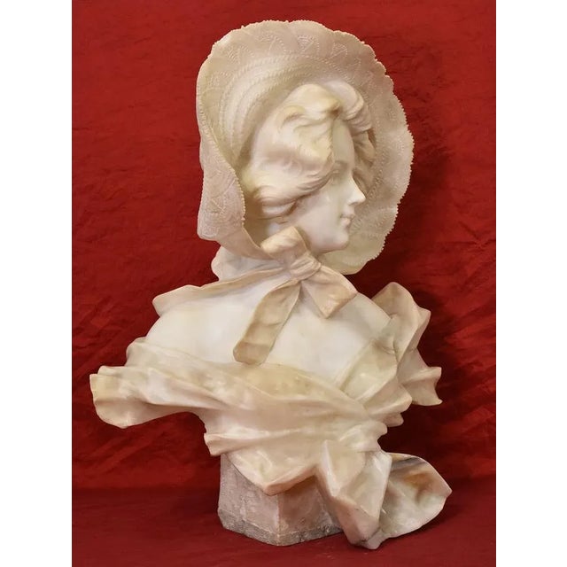 Galileo Pochini, Bust of Young Girl with Hat, 19th Century, Marble and Alabaster For Sale - Image 3 of 11