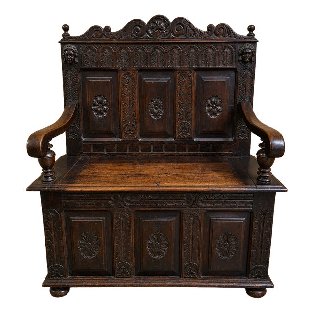 19th Century Renaissance Carved Wooden Storage Bench For Sale