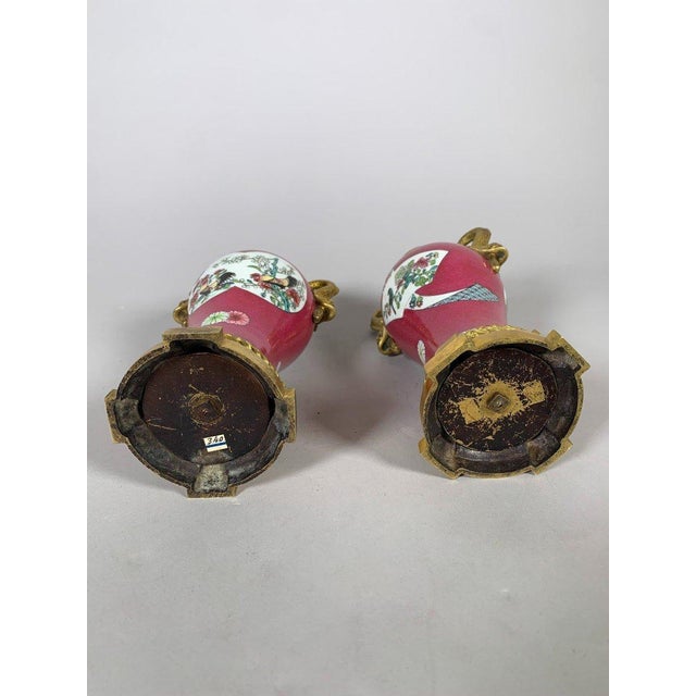 Ceramic Pair of Chinese Porcelain Vases, Qianlong Period, 18th Century For Sale - Image 7 of 11