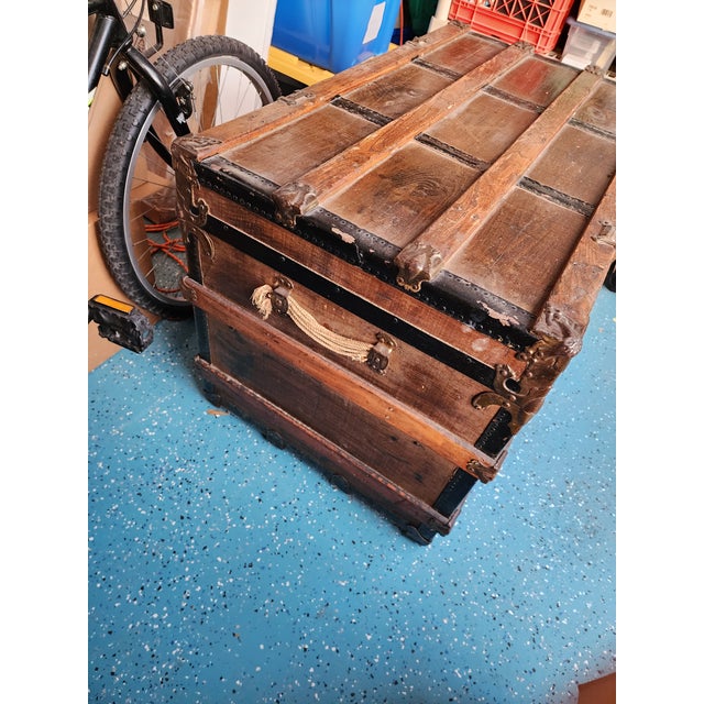 Antique Flat-Top Steamer Trunk With Original Excelsior Lock | Circa 1895–1915 For Sale In San Diego - Image 6 of 18