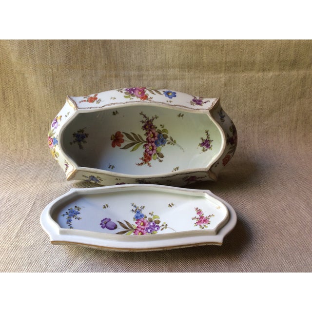 Baroque Exceptional Dresden Porcelain Covered Box by Adolph Hamann, Early 19th Century For Sale - Image 3 of 12