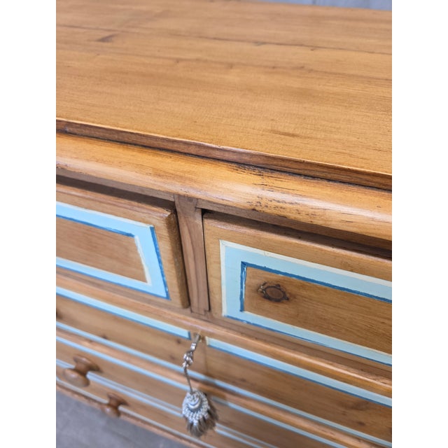 Antique English Edwardian Natural Pine Chest of Drawers With Blue French Line For Sale In Denver - Image 6 of 14