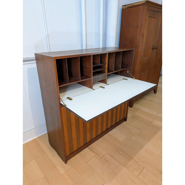 Dimensions: 45.5" x 15.25" x 45.25" GrpA 0.26