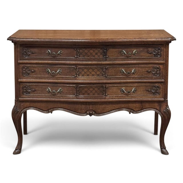 Country French Régence Style Chest of Drawers ~ Commode With Cabriole Legs For Sale - Image 4 of 18