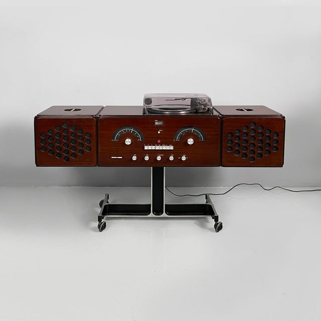 Italian Radiophonograph and Record Player by Achille and Pier Giacomo Castiglioni for Brionvega, 1960s For Sale - Image 3 of 18