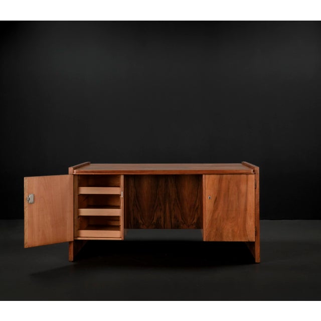 This piece of furniture, dating from the transitional period between Art Deco and the Bauhaus, was designed by Bruno Paul,...