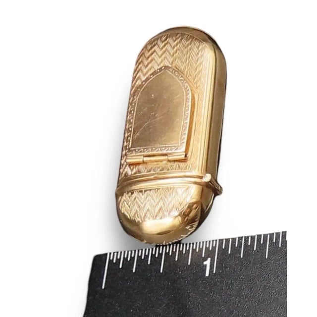 Metal 18k Gold Antique French Pillbox Vinaigrette Case, c.1850 For Sale - Image 7 of 7
