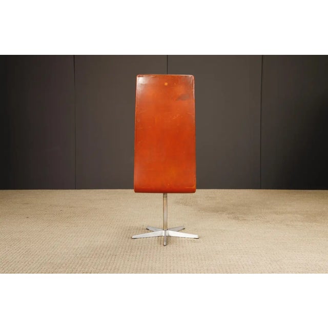 'Oxford' Highback Swivel Chair by Arne Jacobsen for Fritz Hansen, 1968, Signed For Sale - Image 14 of 18