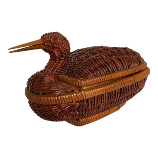 Vintage Wicker Duck Basket With Lid For Sale