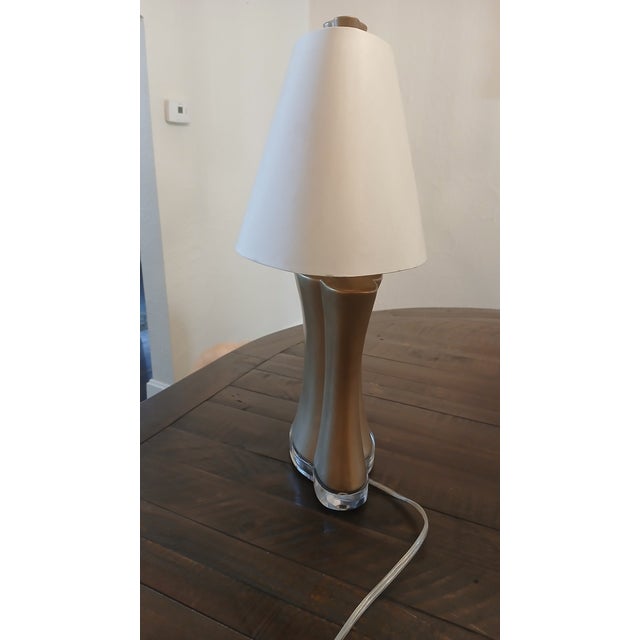 Global Views Roger Thomas Collection by Studio a Table Lamp — Gold Leaf Resin Body With Lucite Base For Sale - Image 4 of 8