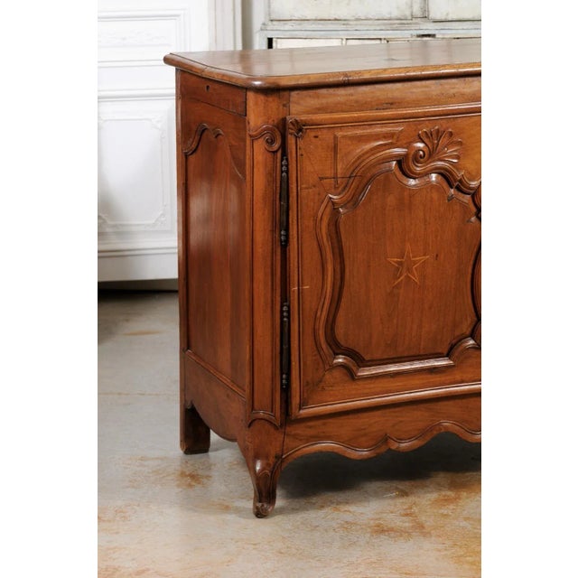 French 1750s Louis XV Period Walnut Buffet with Star Inlay and Carved Shells For Sale - Image 12 of 13