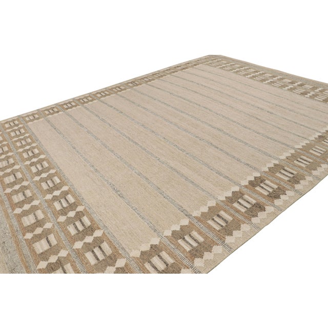 Looking for a custom size? For more information on customization capabilities, please reach out to custom@chairish.com....