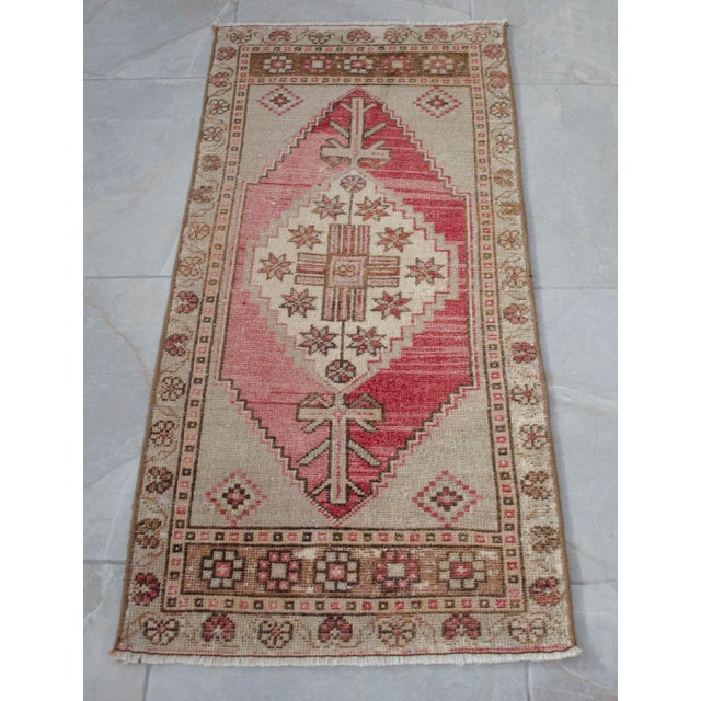1970s Hand Knotted Door Mat, Entryway Rug, Bath Mat, Kitchen Decor, Small Rug, Turkish Rug - 1′7″ × 3′5″ For Sale - Image 5 of 7