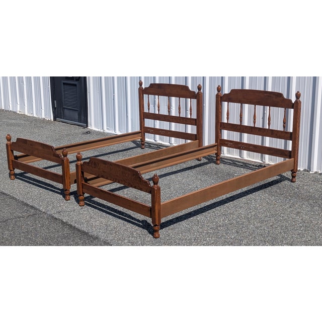 Ethan Allen Pair of 1960s Ethan Allen Solid Baumritter Maple Twin Size Bedframes For Sale - Image 4 of 15