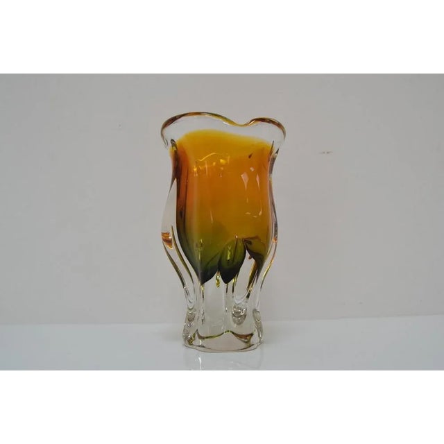 Art Glass Vase attributed to Josef Hospodka for Glasswork Chribska, 1960s For Sale - Image 6 of 11
