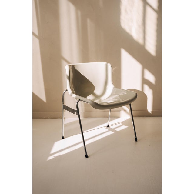 Space Age Ivory Chairs from Artifort, Set of 4 For Sale - Image 6 of 8