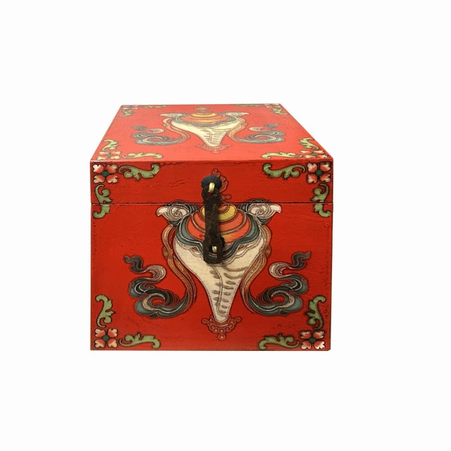 Chinese Distressed Red Wheel Conch Graphic Square Shape Box For Sale - Image 4 of 5