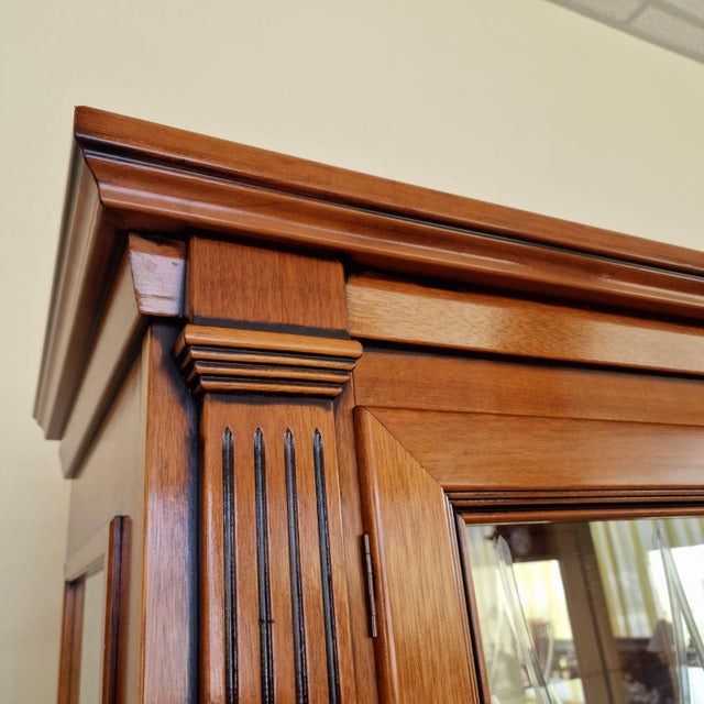 Wood Massive Glass Showcase with Crystal Mirror and Crystal Panes For Sale - Image 7 of 9