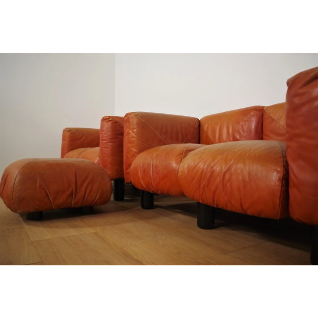 Black Sofas and Poufs in Orange Leather Marius & Marius by Mario Marenco for Arflex, 1970s, Set of 3 For Sale - Image 8 of 18