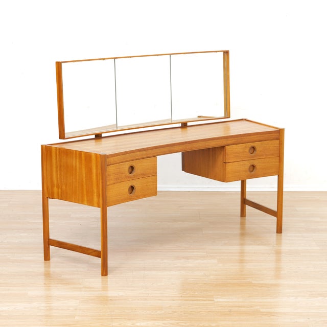 Brown Mid Century Vanity Table Attributed Nigel Walters for Wrighton Furniture For Sale - Image 8 of 11