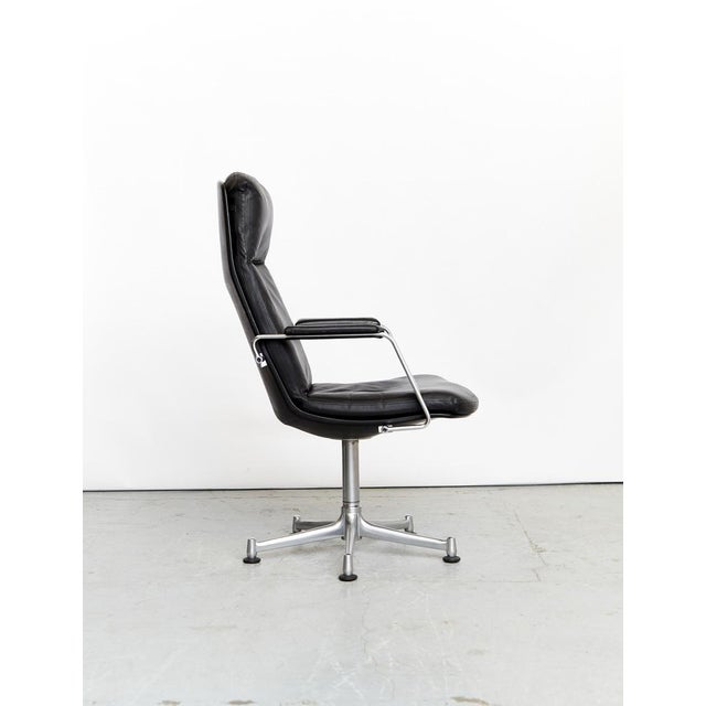 In its simple functionality, the FK86 is a typical work of Kastholm & Fabricius. The combination of leather and steel...