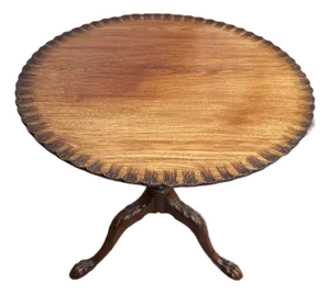 Antique Chippendale -Style Pie Crust Tilt- Top Table