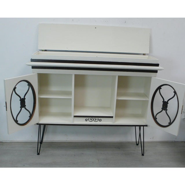 Antique Art Nouveau Buffet in White on Stringlegs, 1890s For Sale - Image 4 of 7