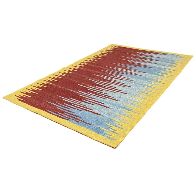 Handwoven Kilim Rug in Wool, in Flawless conditions. Designed 1990 to 1999