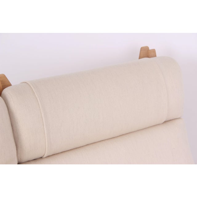 1990s GE375 Sofa in Savak Upholstery from Hans J Wegner​​, 1970s, Set of 2 For Sale - Image 5 of 15