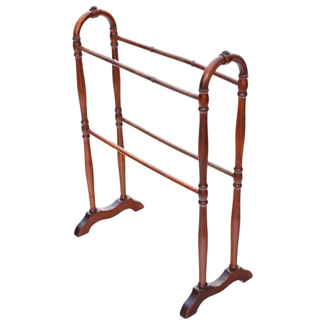 Antique 19th Century Beech and Pine Towel Rail Stand – Pine & Beech Furniture A charming 19th-century towel rail stand,...