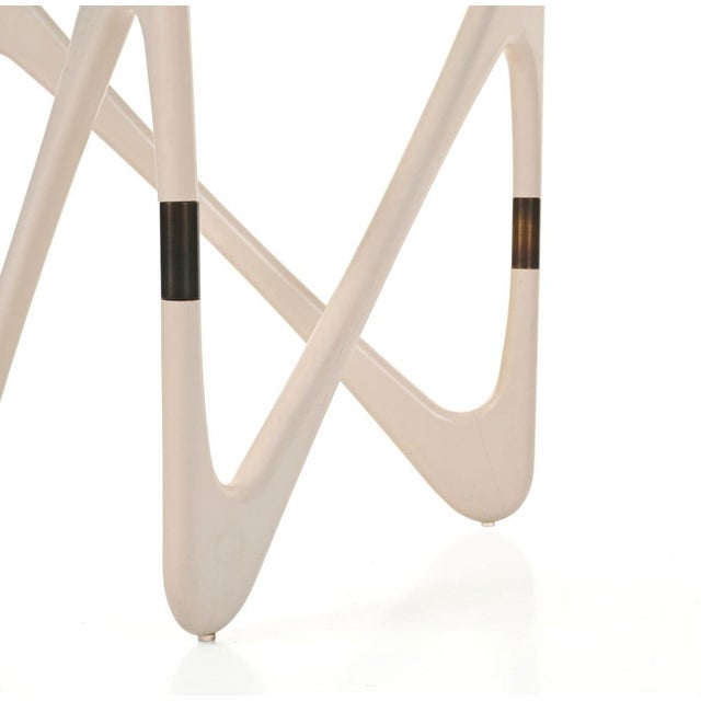 Coffee Table in White Lacquered Wood and Brass with Round Glass Top, 1950s For Sale - Image 4 of 16