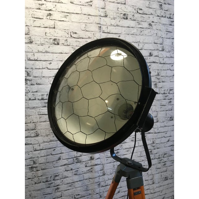 Industrial Vintage Industrial Enameled Tripod Reflector Lamp, 1950s For Sale - Image 3 of 10