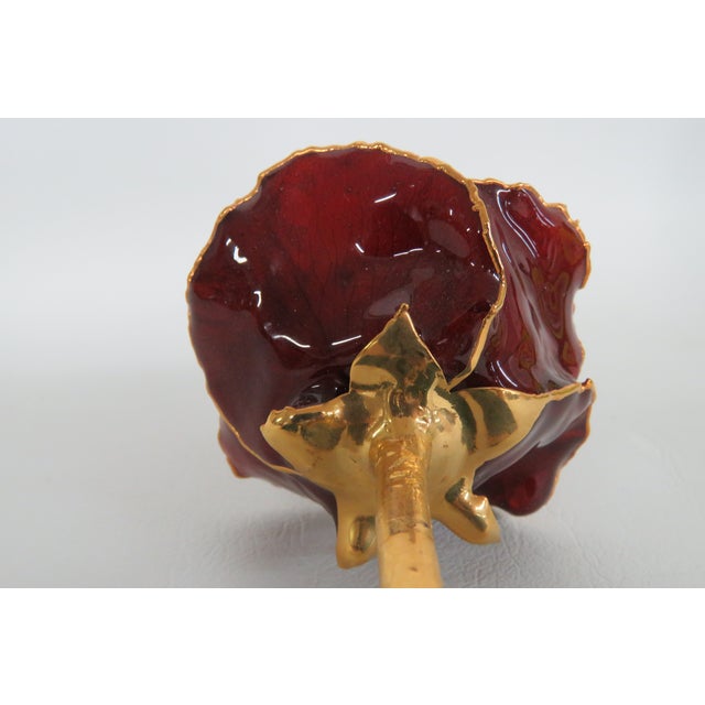 Metal Lacquer Red and Green Dipped Gold Trim Rose 4522b For Sale - Image 7 of 10