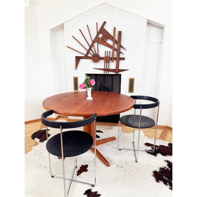 Wood Danish MCM Ex.+ Teak Wood Grain Dining Table by Dyrlund Denmark 1960s, Mod. 9276 For Sale - Image 7 of 13
