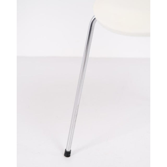 White Series 7 Chairs in White Lacquered Veneer with Chrome Frame by Arne Jacobsen for Fritz Hansen, 1988, Set of 6 For Sale - Image 8 of 13