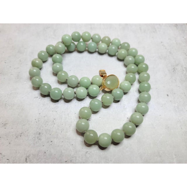Light Green 1980s New Zealand Green Inanga Nephrite Necklace, Māori Pounamu Nephrite For Sale - Image 8 of 11