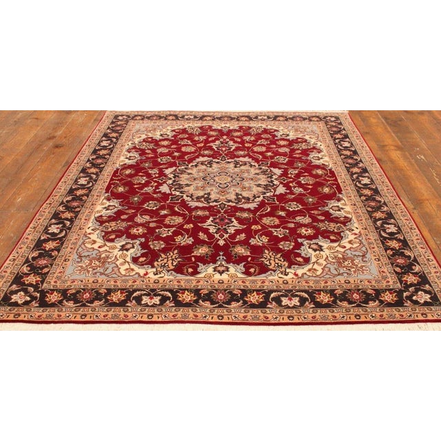 Textile Middle Eastern Rug in Wool For Sale - Image 7 of 9