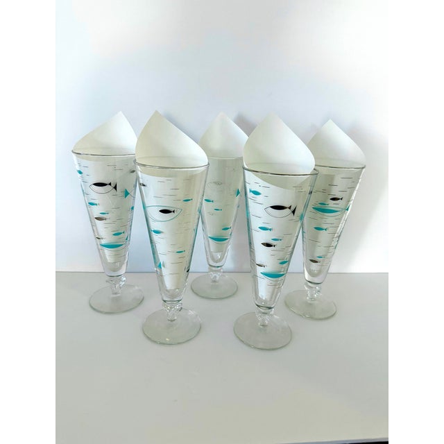 1960s Mid-Century Modern Atomic Fish Pilsner Beer Glasses, Libbey Glasses; Turquoise and Black W Platinum Trim; Set of 5 For Sale - Image 13 of 16