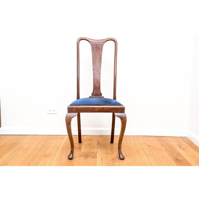 Antique Small Queen Anne Style Extendable Dining Set—Five Pieces For Sale - Image 9 of 17