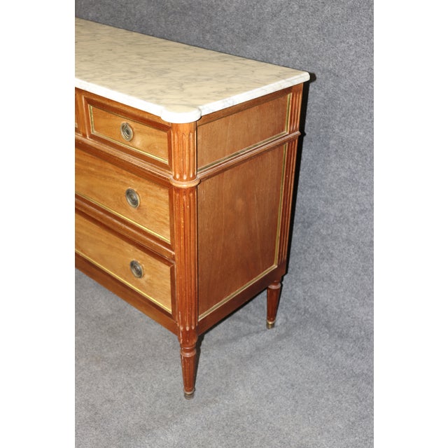 French Faded Mahogany Louis XVI Style Brass Trimmed Marble Top Commode c.1950 For Sale - Image 9 of 9